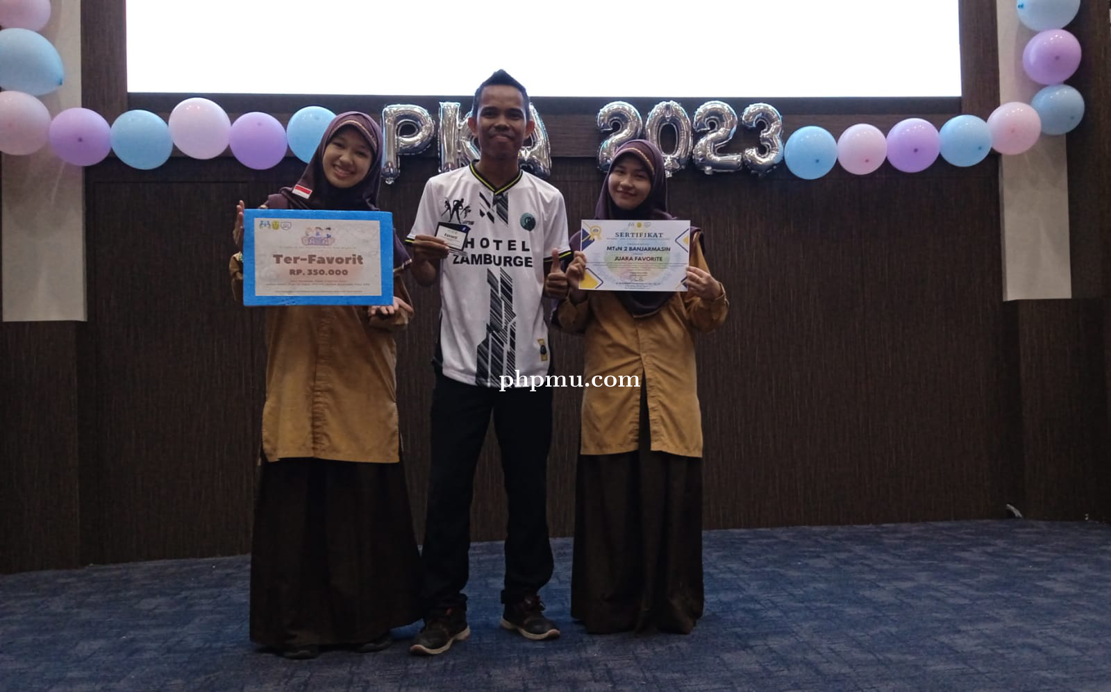 MTsN 2 Kota Banjarmasin Jadi Juara Favorit Lomba Senam Jingle 2P