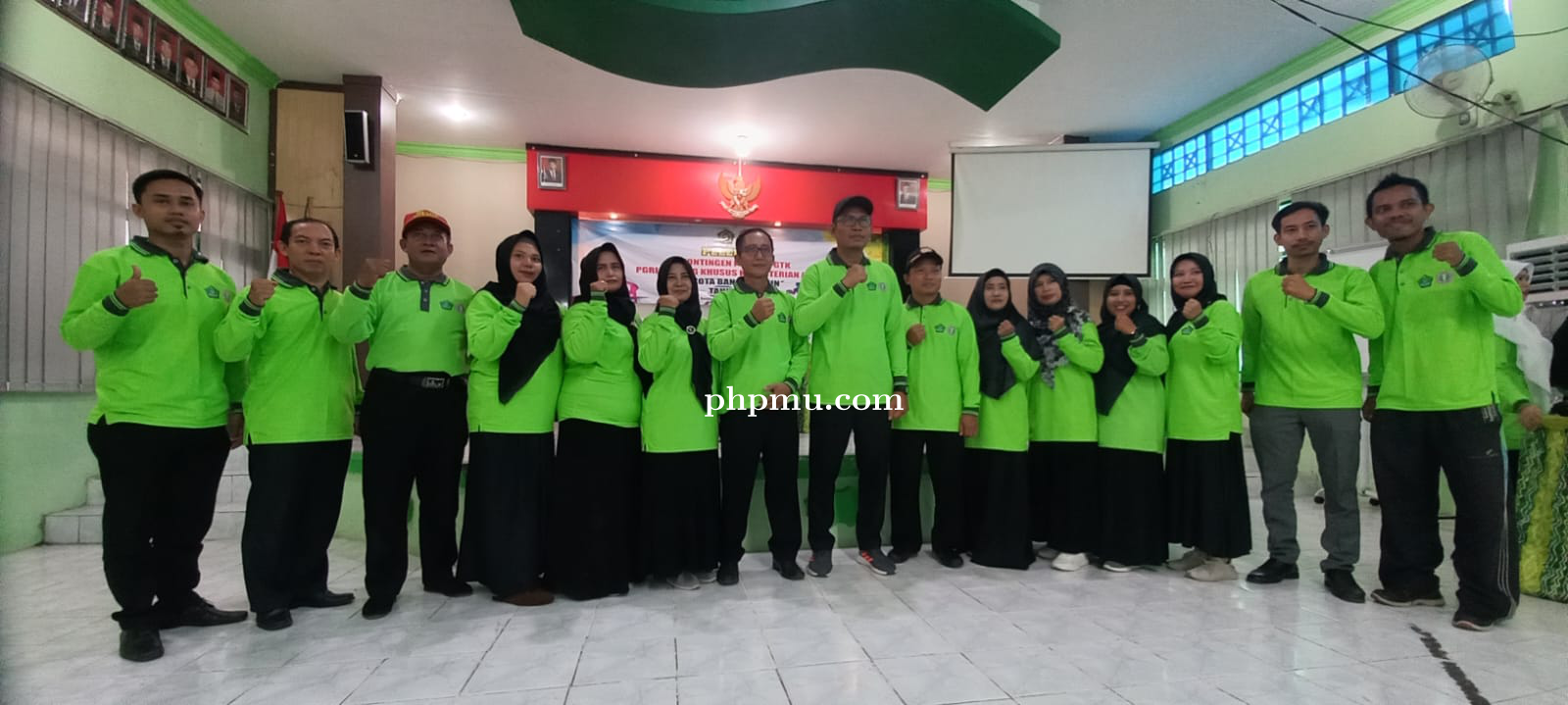 13 Orang Guru MTsN 2 Kota Banjarmasin Perkuat Tim Porseni PGRI Cabsus Kemenag Kota Banjarmasin 